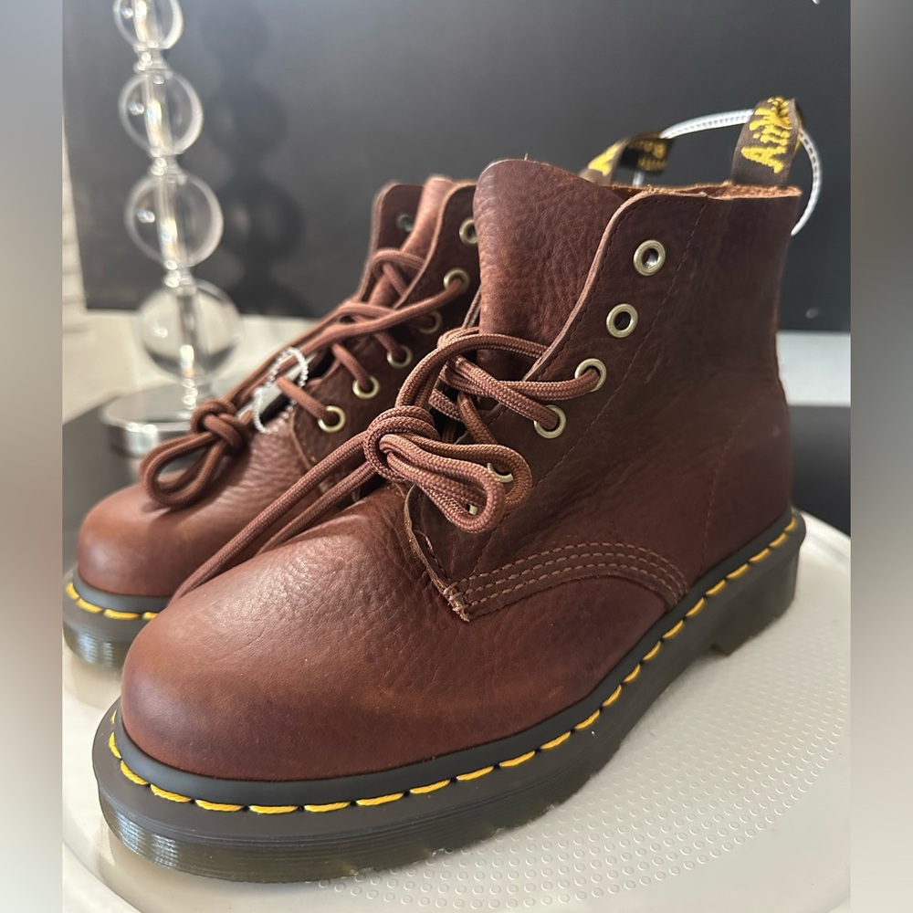 ๐Dr. Martens 101 Unbound Leather Ankle Boots - Picture 3 of 13